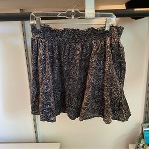 Black skirt with white designs